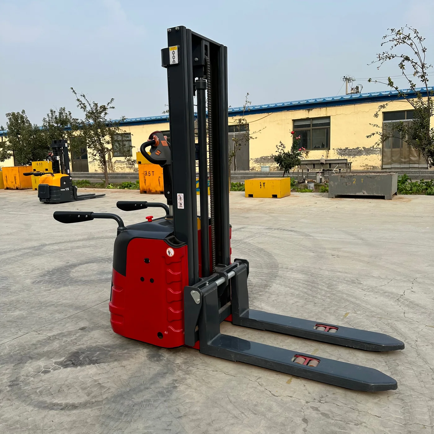 CDD15 Electric Pallet Stacker product image 1