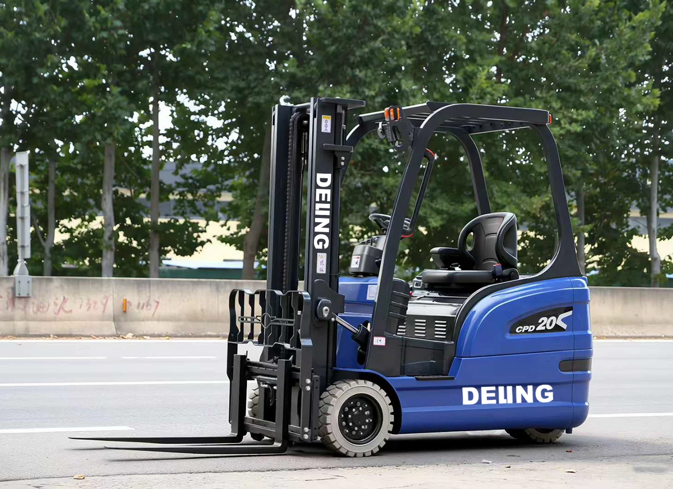 Deling CPDS20 2.0 ton three-wheel electric forklift blue side view