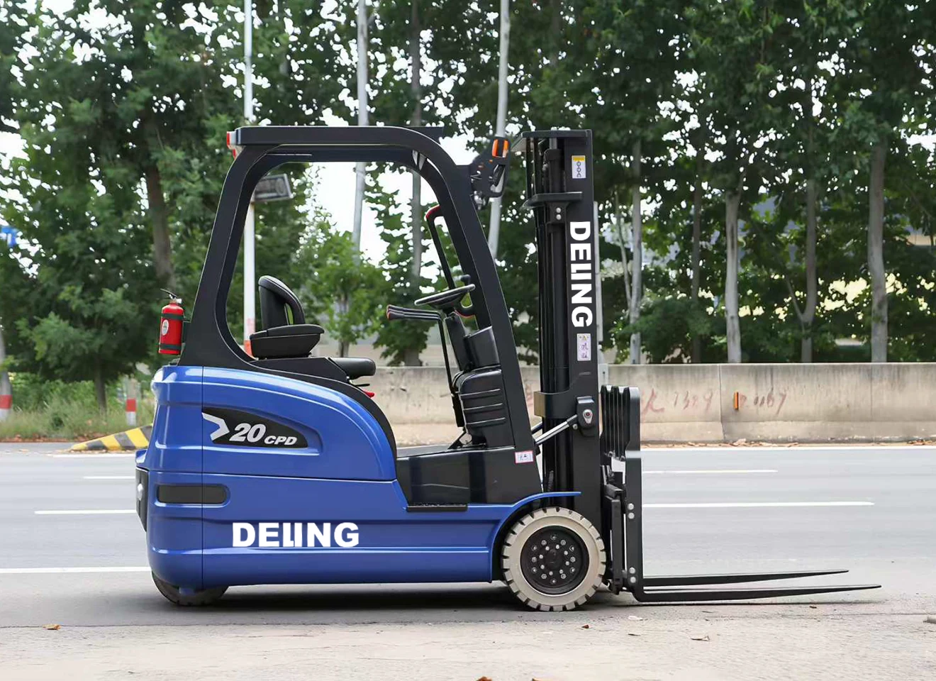 Deling CPDS20 2.0 ton three-wheel electric forklift blue profile view