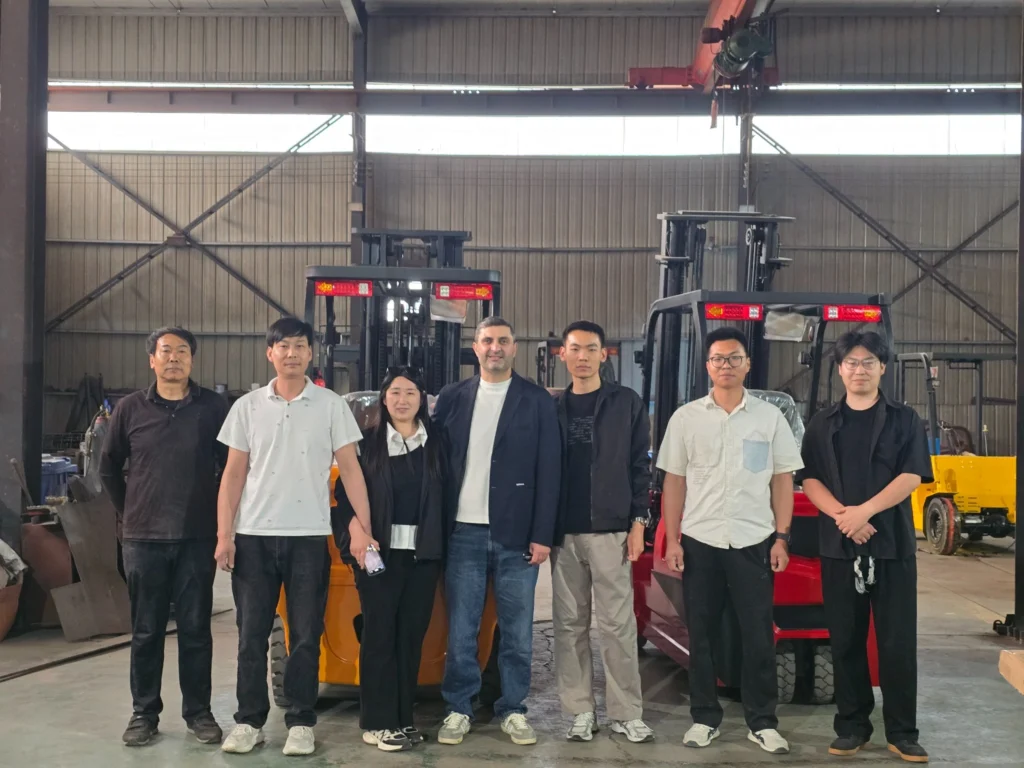 Customers from Georgia traveled a long way to visit Deling Factory