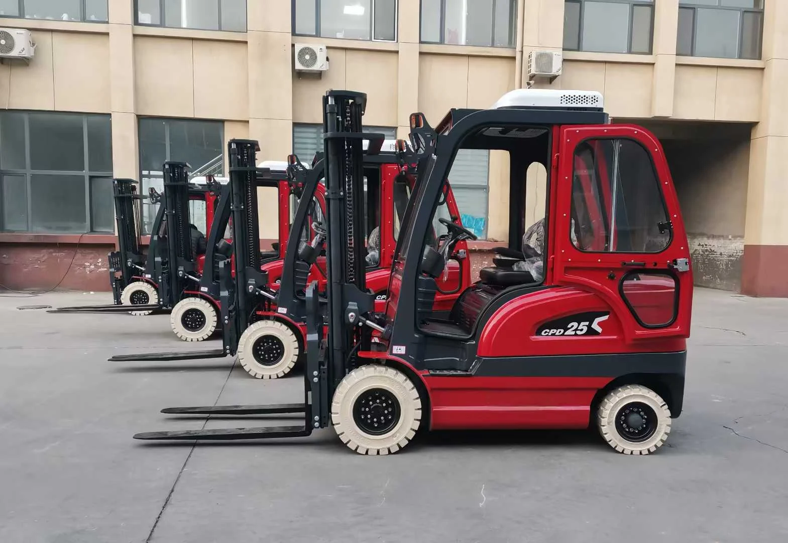 Deling CPD-25 electric forklift fleet ready for delivery